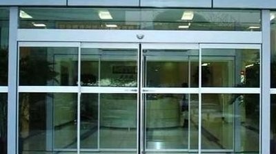 東莞自動門安裝成本=東莞帶指紋及密碼鎖的自動門廠家