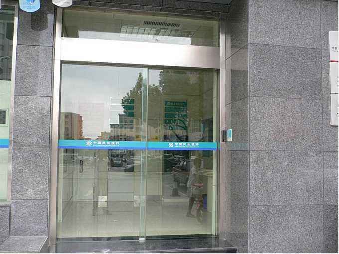 深圳感應門軌道電機更換-控制器門夾更換價格